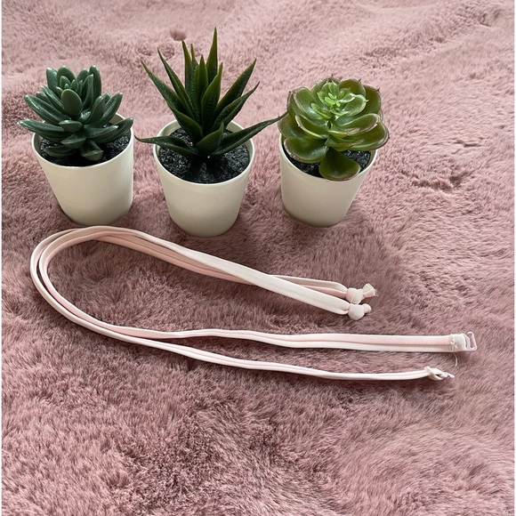 Ardene Off the Shoulder Ruffle Petal Pink Bikini Swim Set (Size Small) - Picture 4 of 4